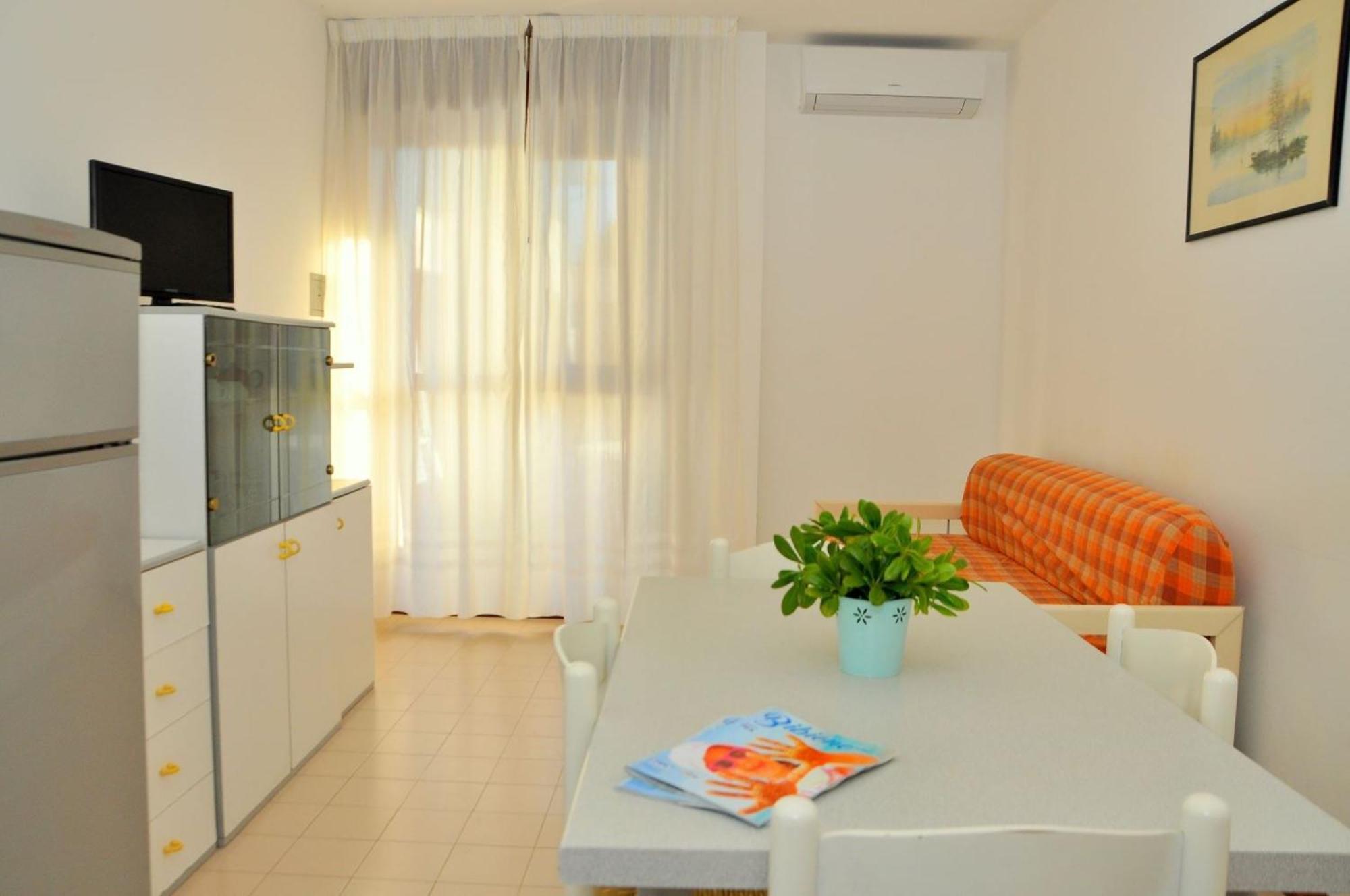 White Apartment With Terrace - Beahost Bibione Dış mekan fotoğraf